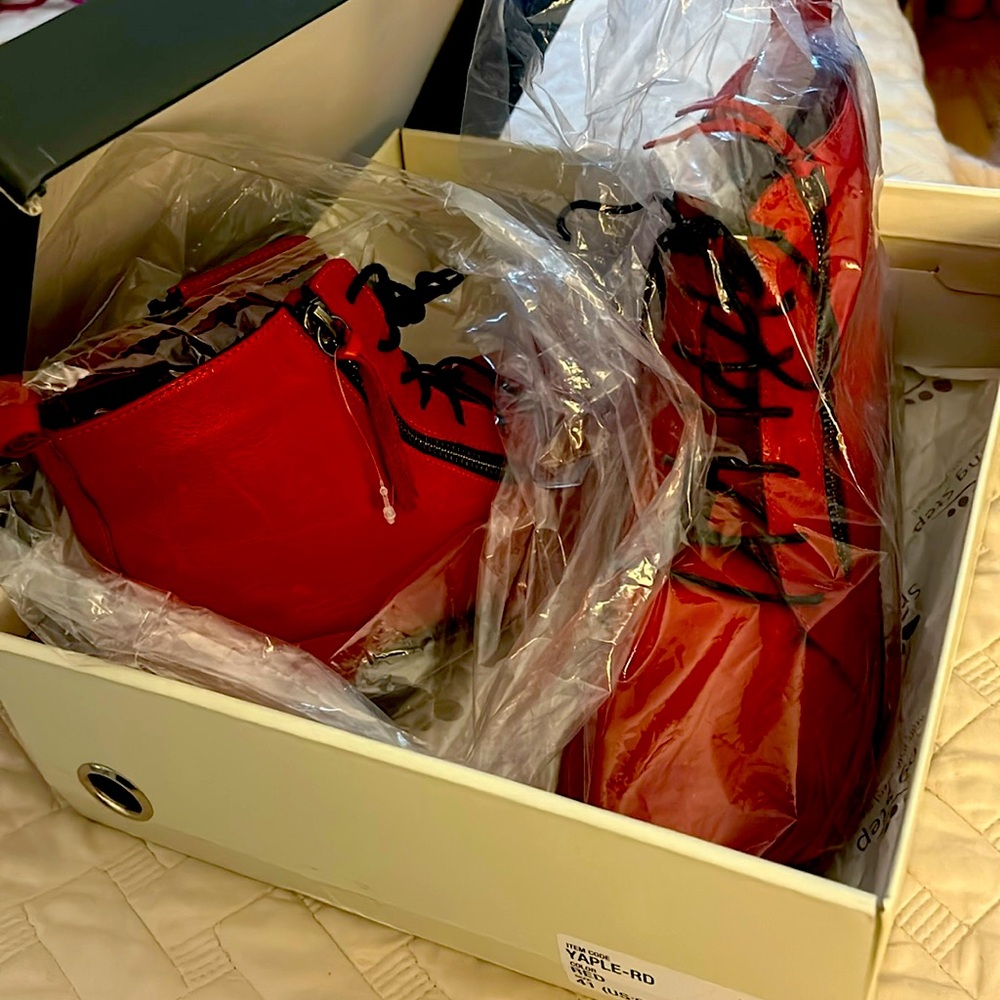 Red ankle shoes